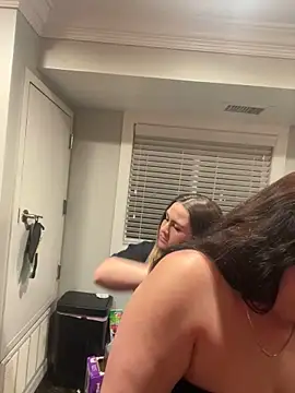 Snapshot of ThicBunz chatting on March 23, 12:36 am ThicBunz online show from March 23, 12:36 am