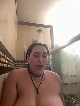 Snapshot of ThicBunz chatting on October 3, 4:37 pm ThicBunz online show from October 3, 4:37 pm