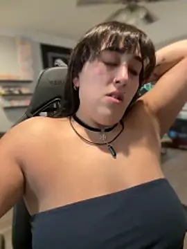 Snapshot of ThicBunz chatting on November 12, 4:07 pm ThicBunz online show from November 12, 4:07 pm