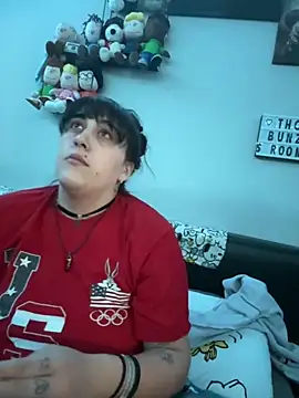 Snapshot of ThicBunz chatting on November 30, 2:15 am ThicBunz online show from November 30, 2:15 am