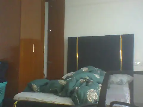 Snapshot of Sexiebony12 chatting on June 19, 8:18 am Sexiebony12 online show from June 19, 8:18 am