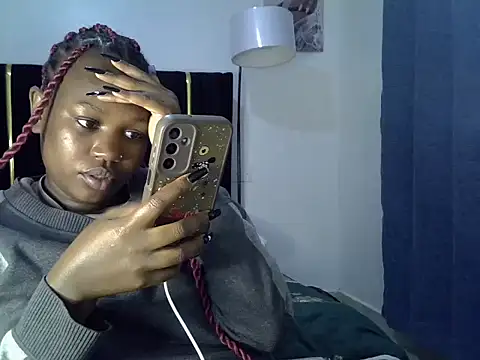 Snapshot of Sexiebony12 chatting on July 6, 9:28 pm Sexiebony12 online show from July 6, 9:28 pm