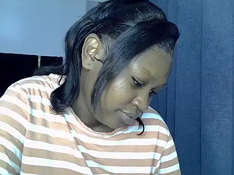 Snapshot of Sexiebony12 chatting on July 28, 3:02 am Sexiebony12 online show from July 28, 3:02 am