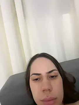 Julinha18 online show from March 10, 5:11 am