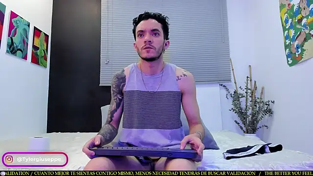 Tylergiuseppe  online show from February 20, 9:20 pm