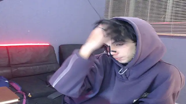 Snapshot of Andy_bapho chatting on November 11, 10:54 pm Andy bapho online show from November 11, 10:54 pm