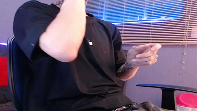 Snapshot of Andy_bapho chatting on November 24, 3:12 pm Andy bapho online show from November 24, 3:12 pm