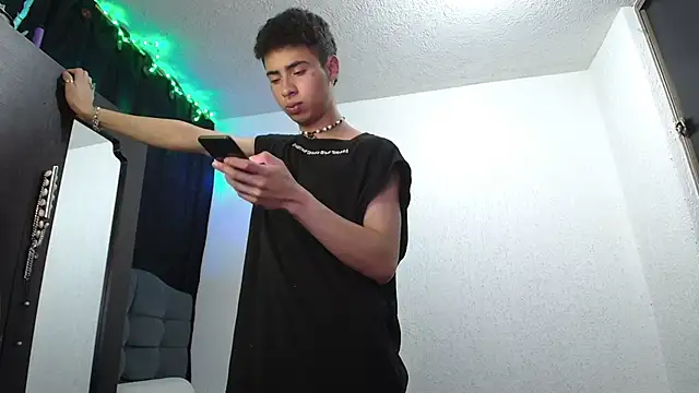 sexybat twink online show from January 16, 11:48 pm