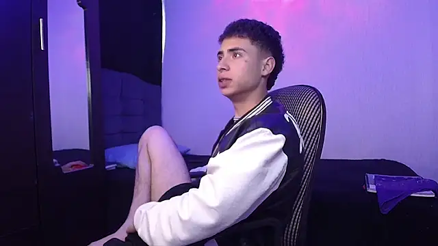 sexybat twink online show from February 11, 2:46 pm