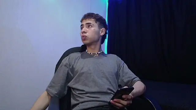 sexybat twink online show from March 13, 5:11 am