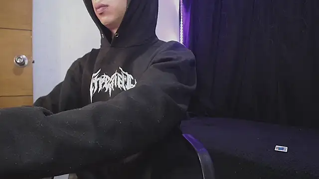 sexybat twink online show from March 15, 4:35 am