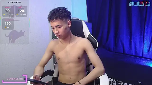 sexybat twink online show from October 5, 8:29 pm