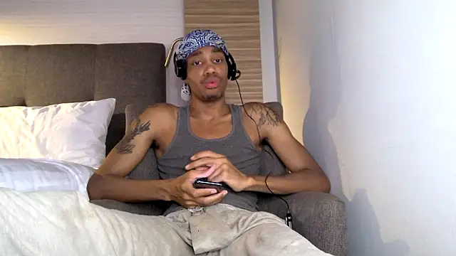 Skinnyblackman online show from April 27, 11:58 pm