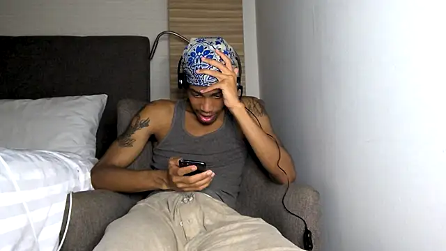 Skinnyblackman online show from April 28, 4:39 am