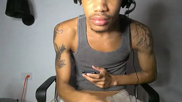 Skinnyblackman online show from June 25, 2:33 am