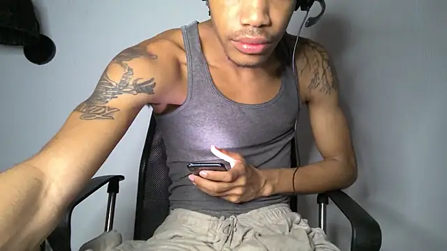 Skinnyblackman online show from July 10, 4:06 am