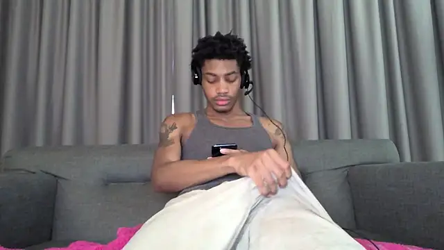 Skinnyblackman online show from July 31, 11:37 pm