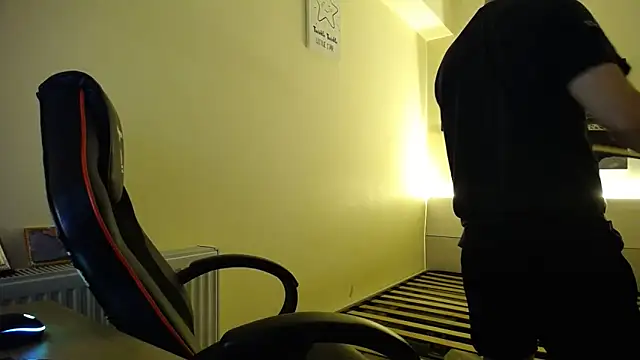 amydamarw online show from April 20, 4:54 pm