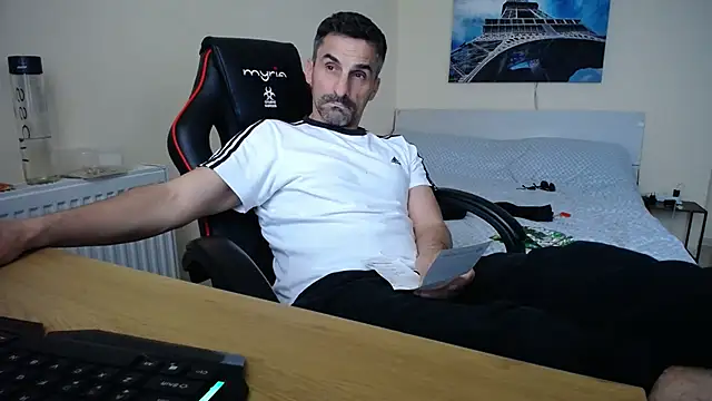 amydamarw online show from April 21, 3:28 pm