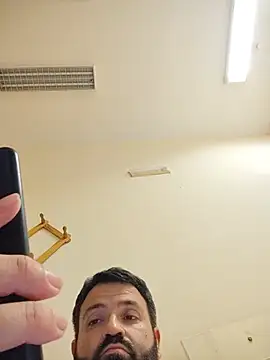 Snapshot of italianbear86 chatting on June 3, 12:02 am italianbear86 online show from June 3, 12:02 am
