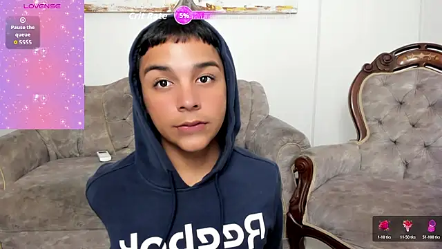Snapshot of Seductivo_jr chatting on June 21, 5:21 am Seductivo jr online show from June 21, 5:21 am