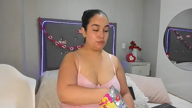 emma lye online show from April 5, 12:57 pm