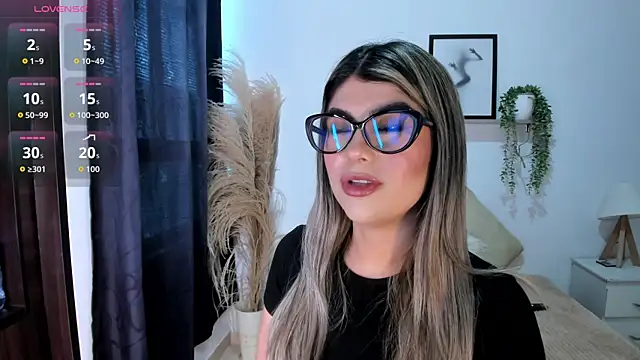 Snapshot of Abigail_29 chatting on November 15, 12:13 pm Abigail 29 online show from November 15, 12:13 pm