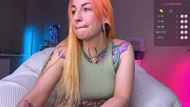 Tanya Acid online show from April 22, 5:03 pm