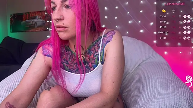 Snapshot of Tanya_Acid chatting on June 11, 5:05 am Tanya Acid online show from June 11, 5:05 am