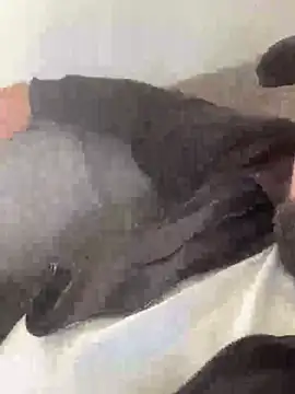 Snapshot of Anacondaking10 chatting on February 7, 9:35 am Anacondaking10 online show from February 7, 9:35 am