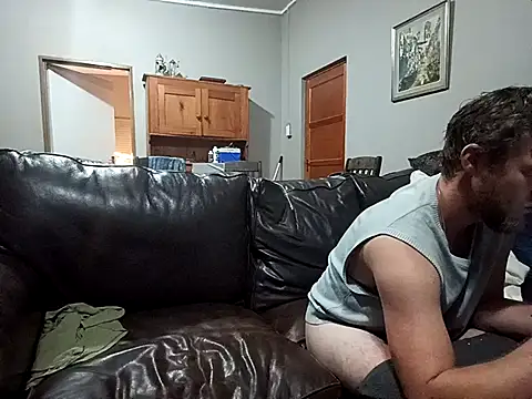 Snapshot of Missmesexycouple69 chatting on October 31, 11:28 pm Missmesexycouple69 online show from October 31, 11:28 pm