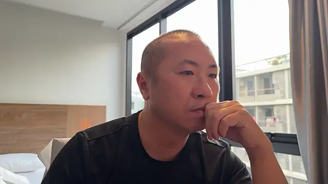 chih515 online show from April 12, 11:43 pm