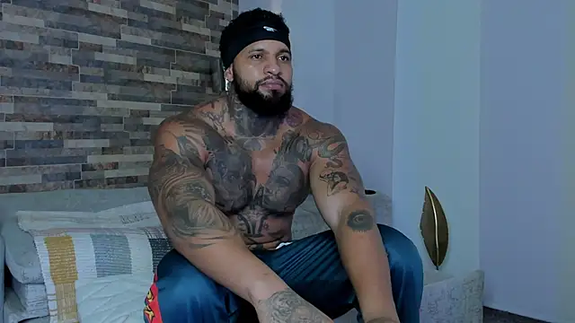 Snapshot of zaiin_diesel chatting on March 7, 6:43 pm zaiin diesel online show from March 7, 6:43 pm