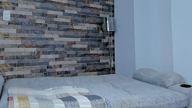 Snapshot of zaiin_diesel chatting on March 21, 12:18 am zaiin diesel online show from March 21, 12:18 am