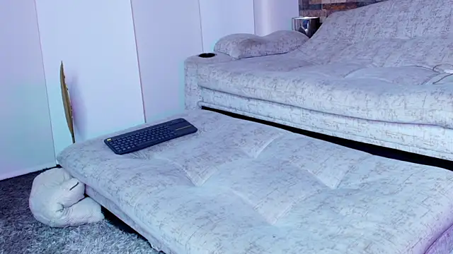 Snapshot of zaiin_diesel chatting on September 13, 11:32 am zaiin diesel online show from September 13, 11:32 am