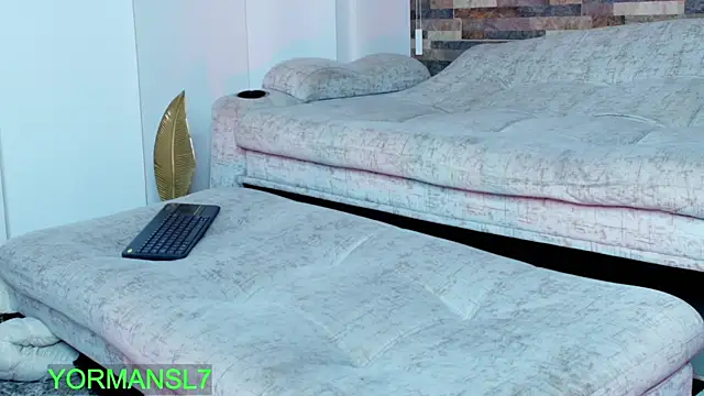 Snapshot of zaiin_diesel chatting on November 29, 11:35 am zaiin diesel online show from November 29, 11:35 am