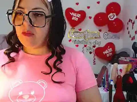 lanaqueen699 online show from February 19, 3:38 pm