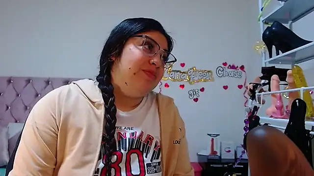 Snapshot of lanaqueen699 chatting on November 27, 12:18 pm lanaqueen699 online show from November 27, 12:18 pm