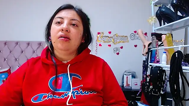 Snapshot of lanaqueen699 chatting on December 15, 12:31 pm lanaqueen699 online show from December 15, 12:31 pm