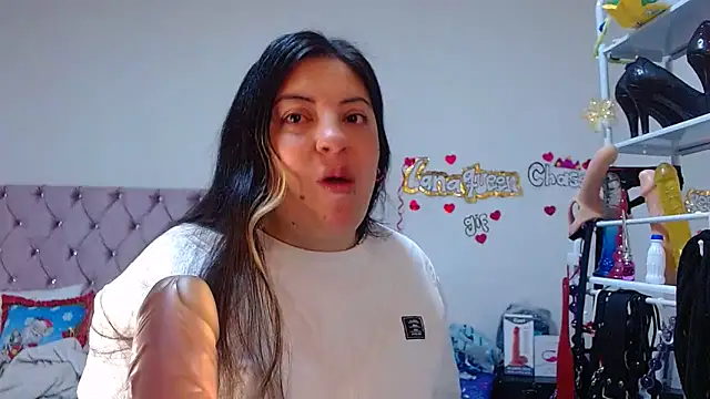 Snapshot of lanaqueen699 chatting on December 17, 12:33 pm lanaqueen699 online show from December 17, 12:33 pm