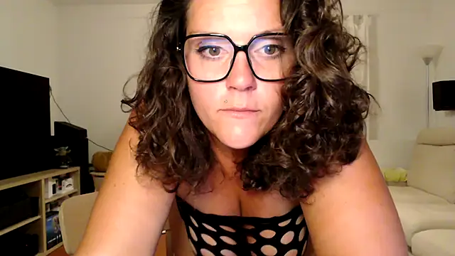Snapshot of vagina02cam chatting on June 26, 12:15 am vagina02cam online show from June 26, 12:15 am