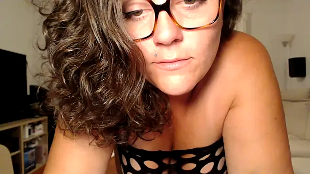 Snapshot of vagina02cam chatting on June 27, 12:37 am vagina02cam online show from June 27, 12:37 am