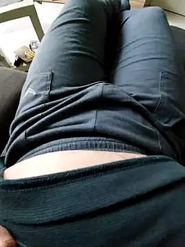 Snapshot of 85Friedrich chatting on September 28, 4:12 pm 85Friedrich online show from September 28, 4:12 pm