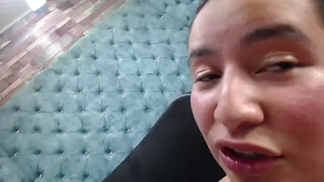 NaomyPrinces online show from December 4, 8:07 pm