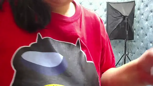 NaomyPrinces online show from December 6, 1:33 pm