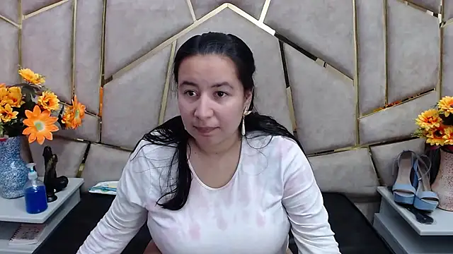 NaomyPrinces online show from January 25, 1:52 pm