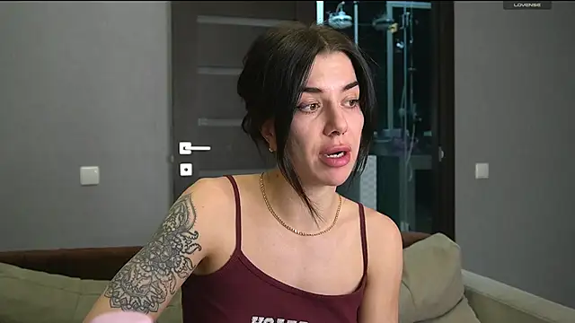 Snapshot of Alice_melice chatting on February 16, 9:48 pm Alice melice online show from February 16, 9:48 pm