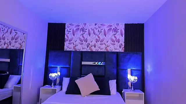 Larabrooks online show from November 11, 7:58 pm