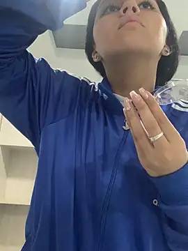 Larabrooks online show from March 18, 5:49 pm