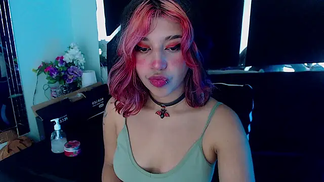 UnderBaby  online show from January 13, 8:15 pm